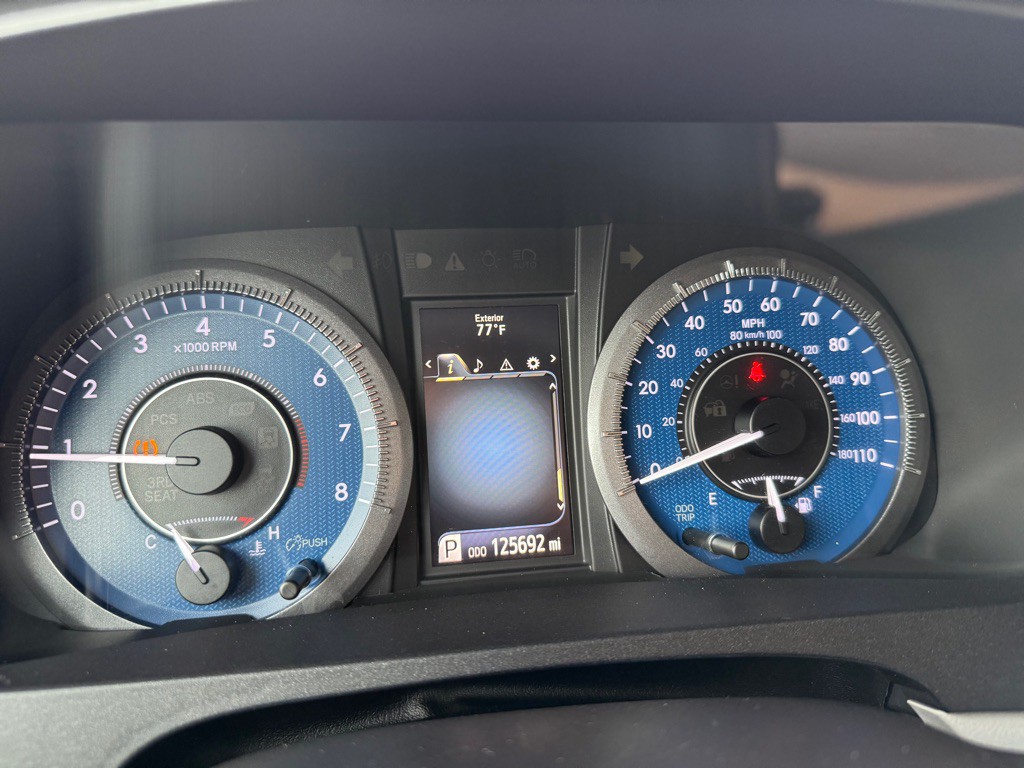2015 Toyota Sienna Image 11