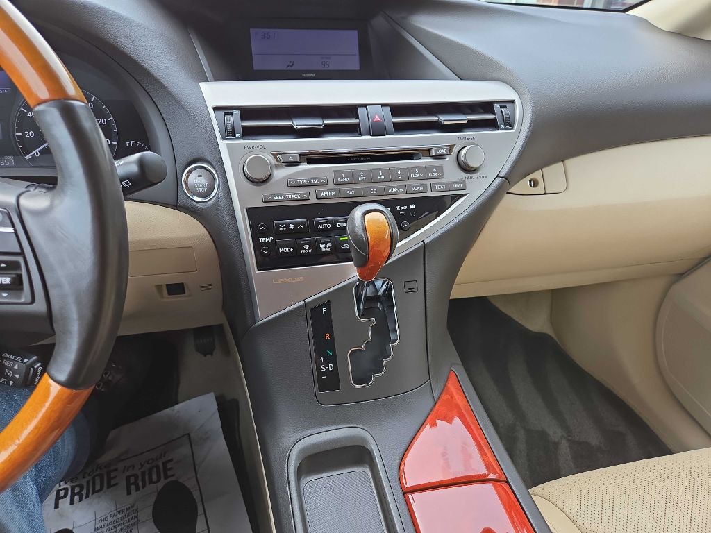 2010 Lexus RX Image 12