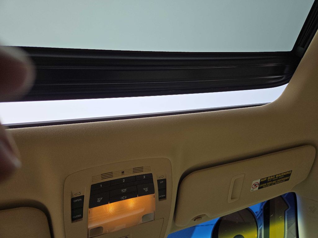 2010 Lexus RX Image 16