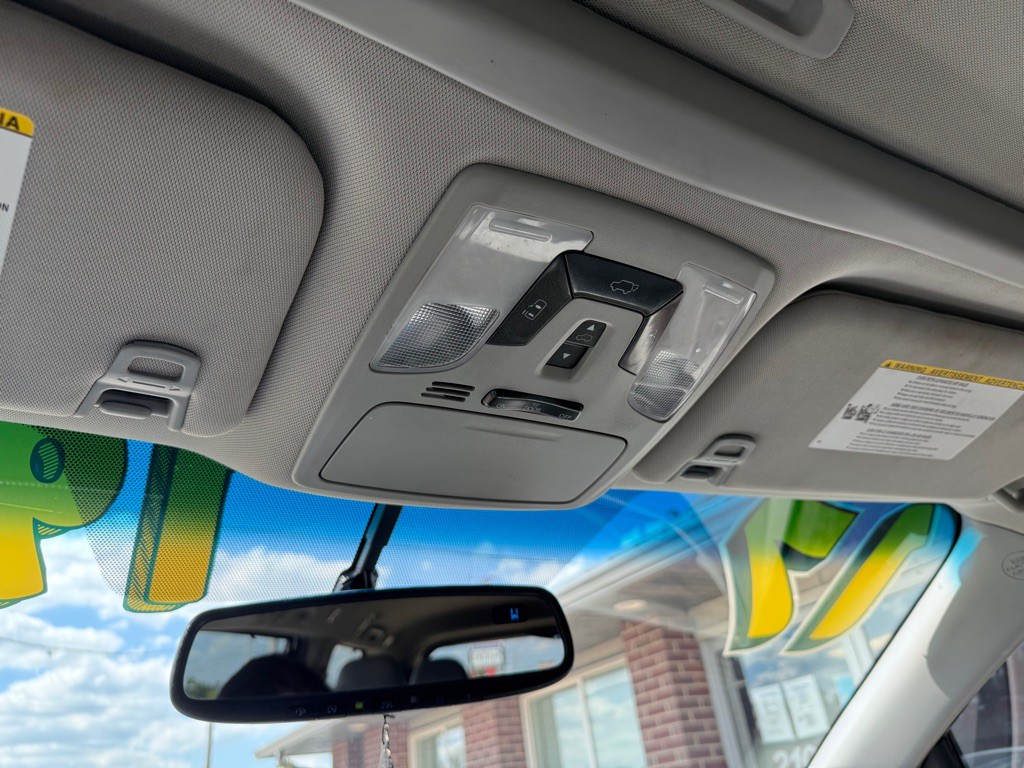 2017 Toyota Sienna Image 16