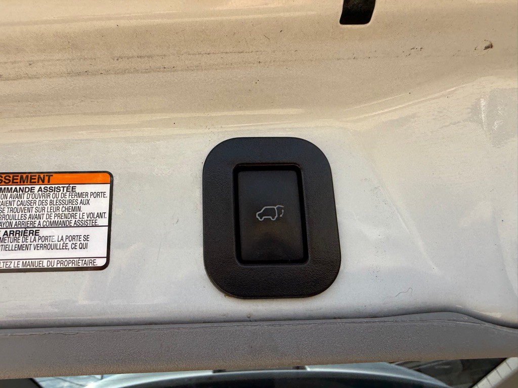 2017 Toyota Sienna Image 24