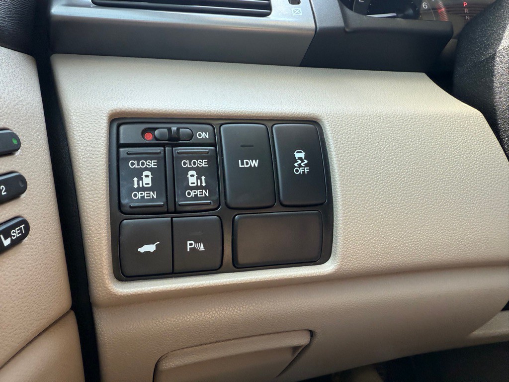 2014 Honda Odyssey Image 19