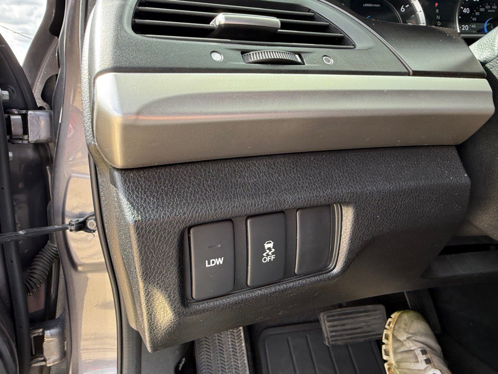 2015 Honda Crosstour Image 17