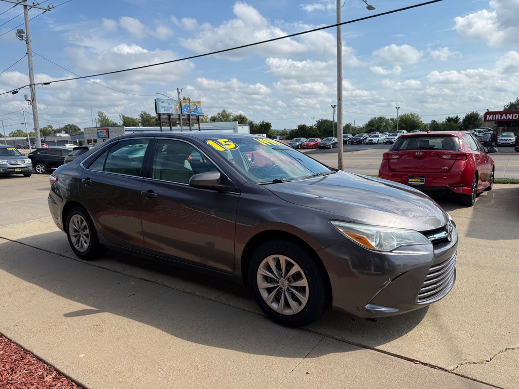2015 Toyota Camry Image 1