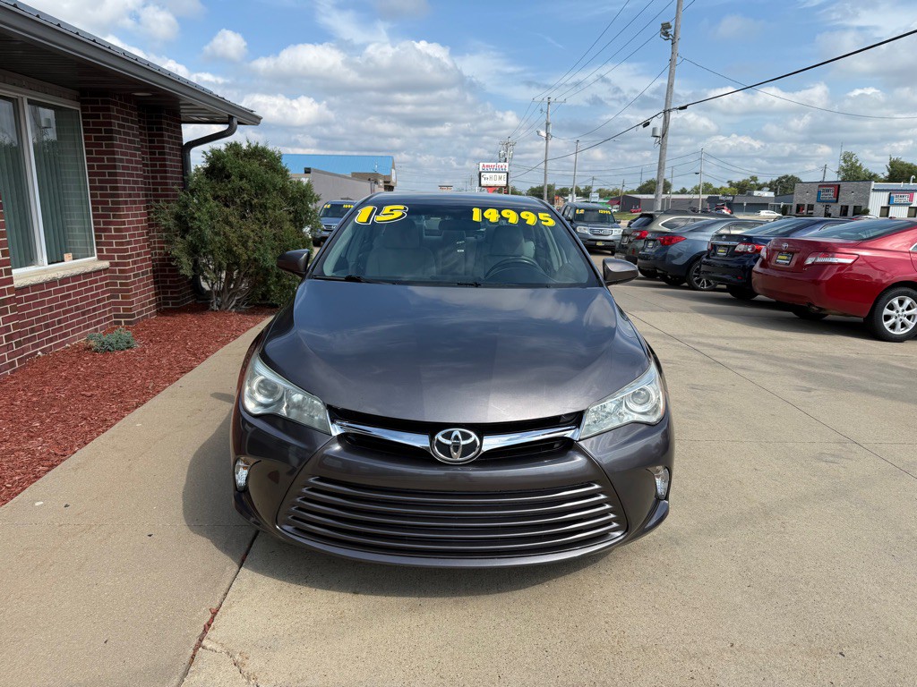 2015 Toyota Camry Image 2