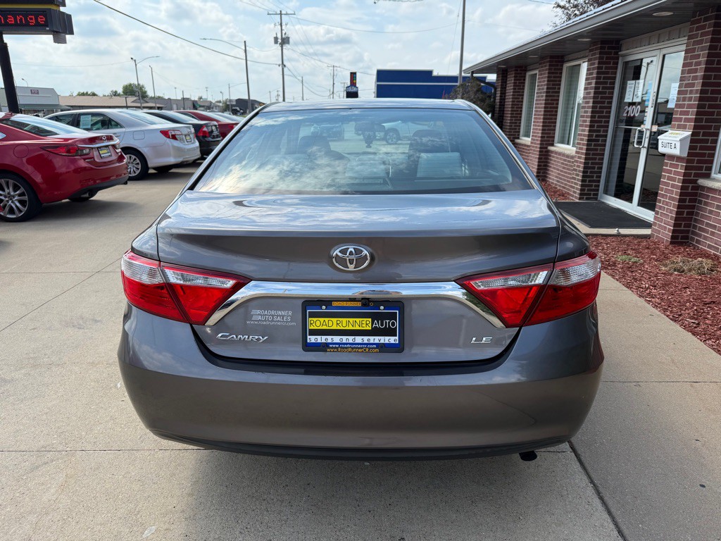 2015 Toyota Camry Image 6