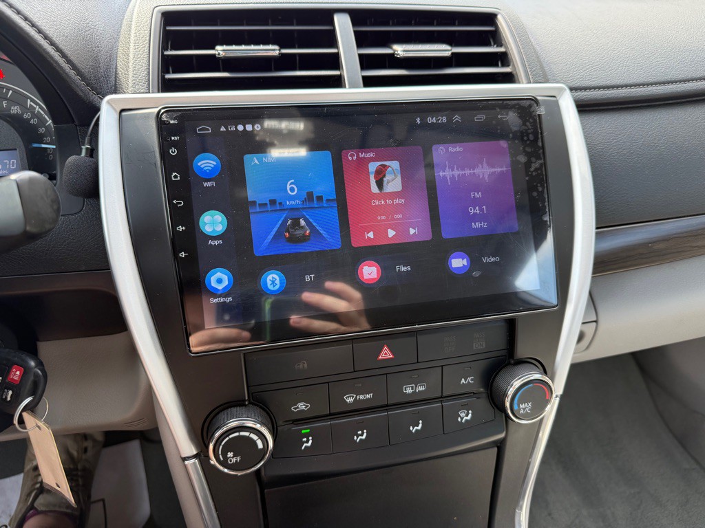 2015 Toyota Camry Image 12