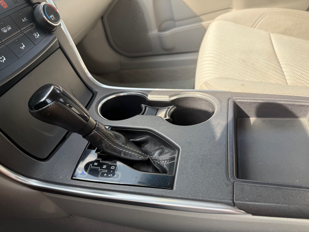 2015 Toyota Camry Image 15
