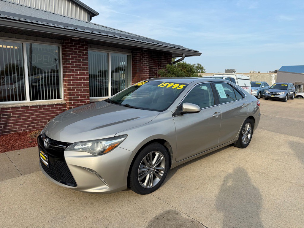 2016 Toyota Camry Image 3