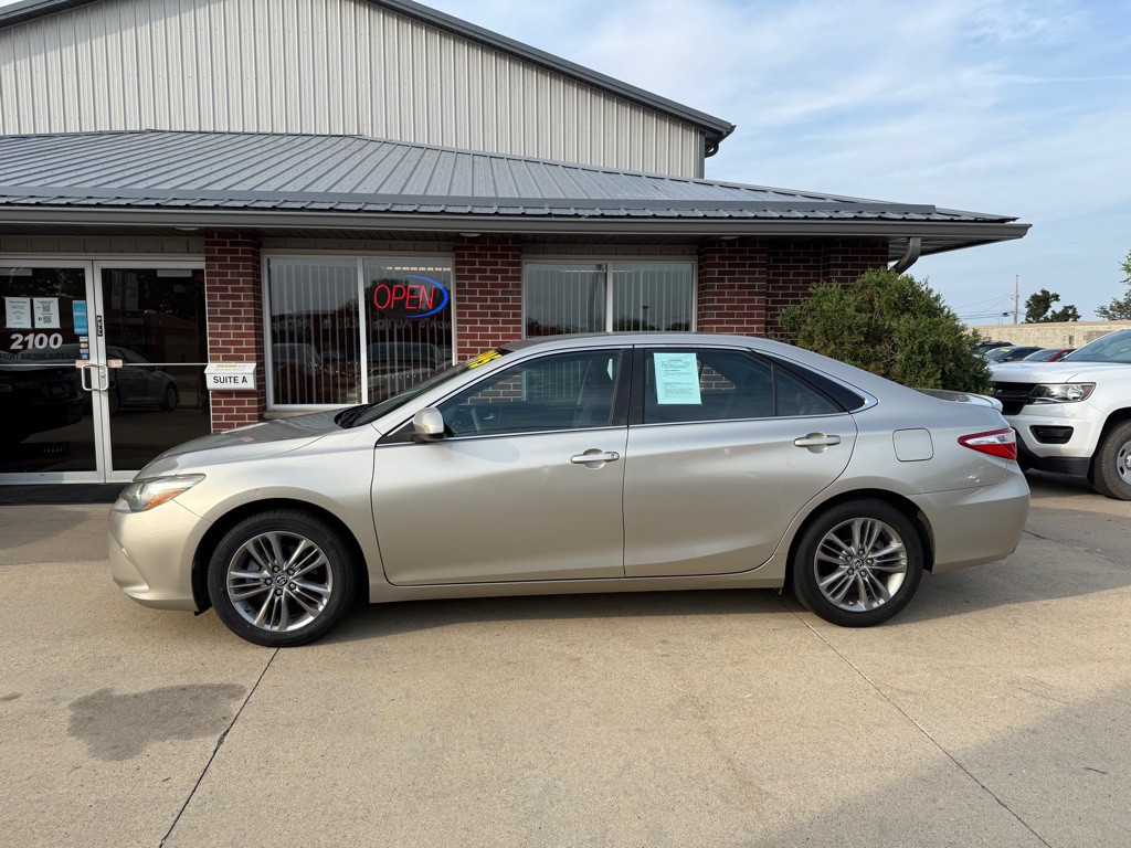 2016 Toyota Camry Image 4