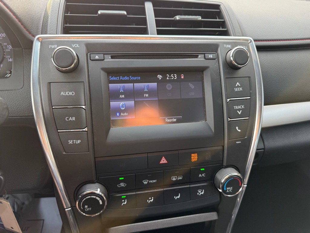 2016 Toyota Camry Image 12