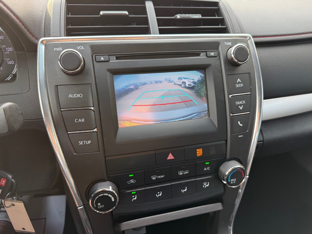 2016 Toyota Camry Image 13