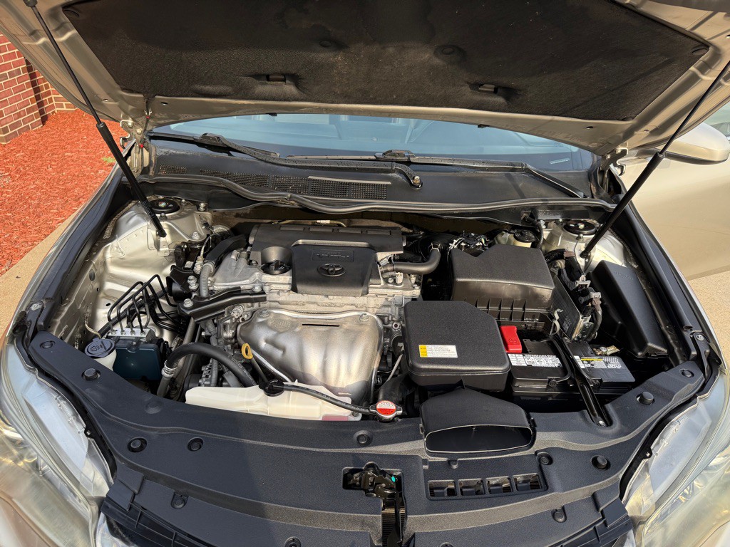 2016 Toyota Camry Image 23