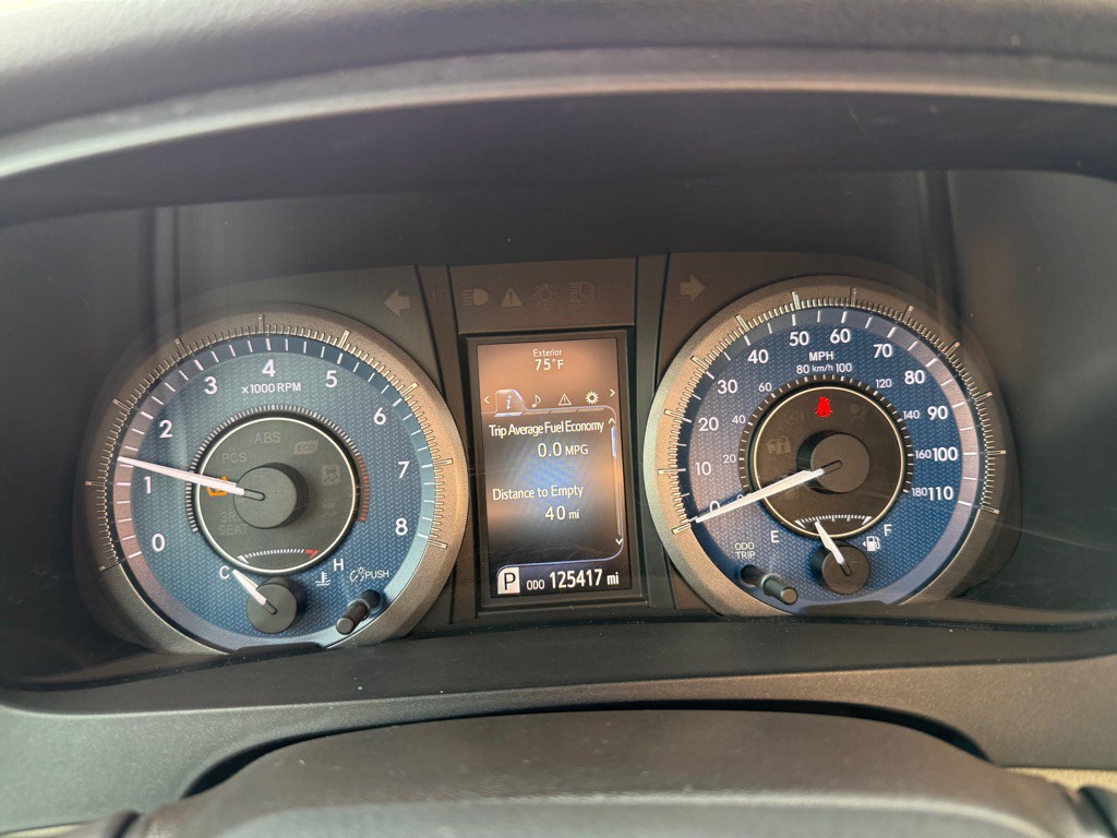 2015 Toyota Sienna Image 11