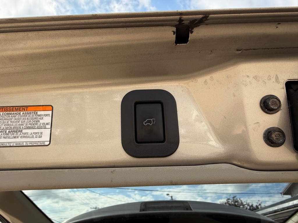 2015 Toyota Sienna Image 24