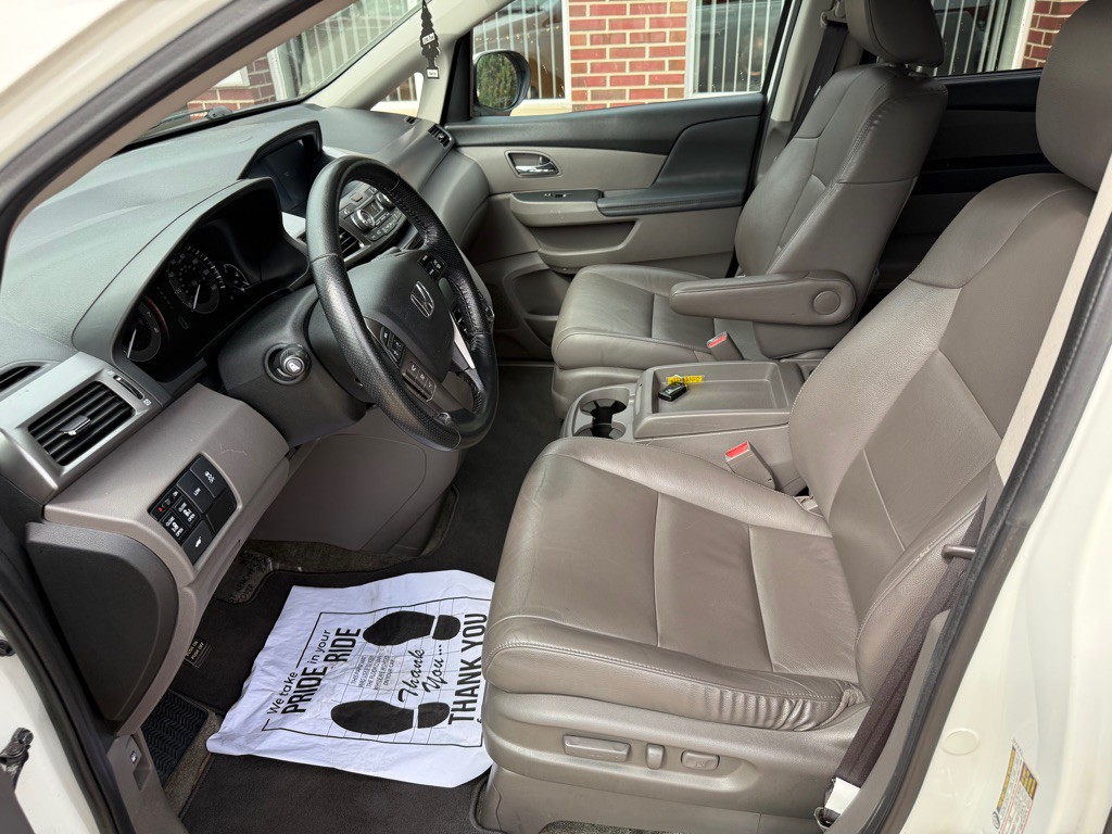 2015 Honda Odyssey Image 9