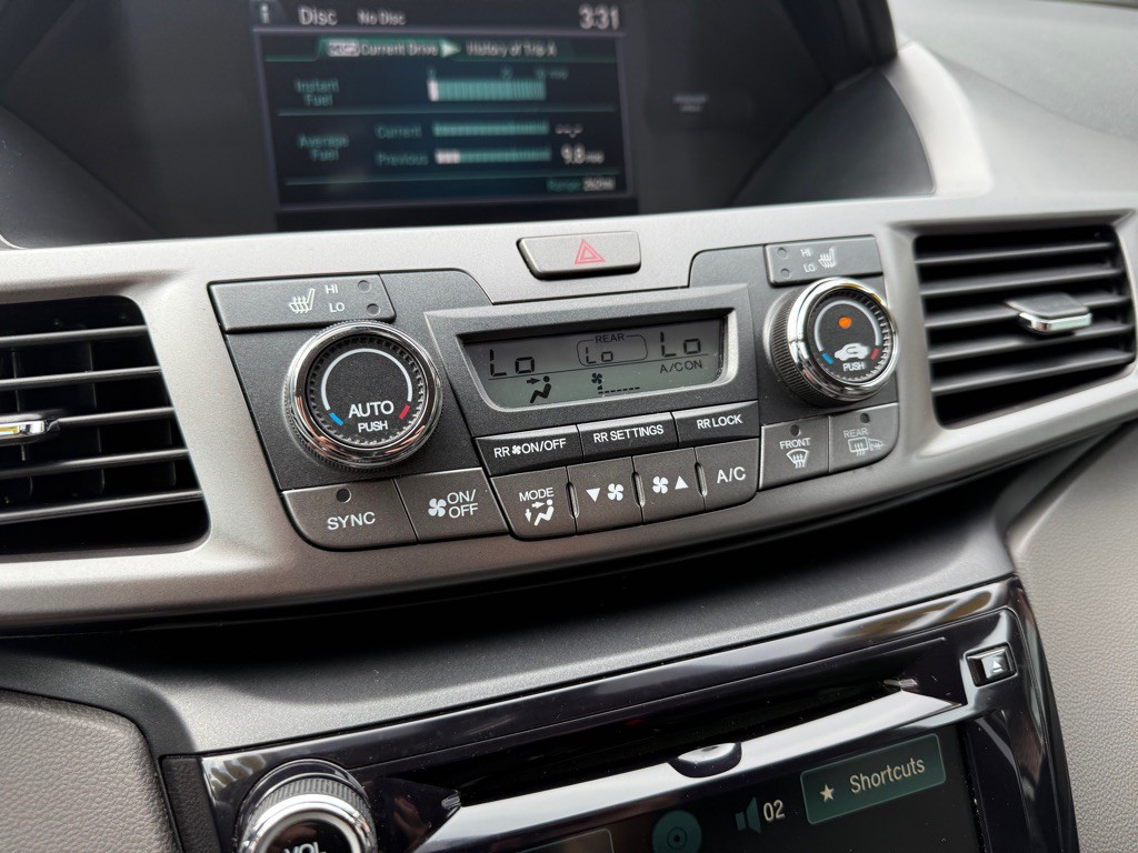 2015 Honda Odyssey Image 14