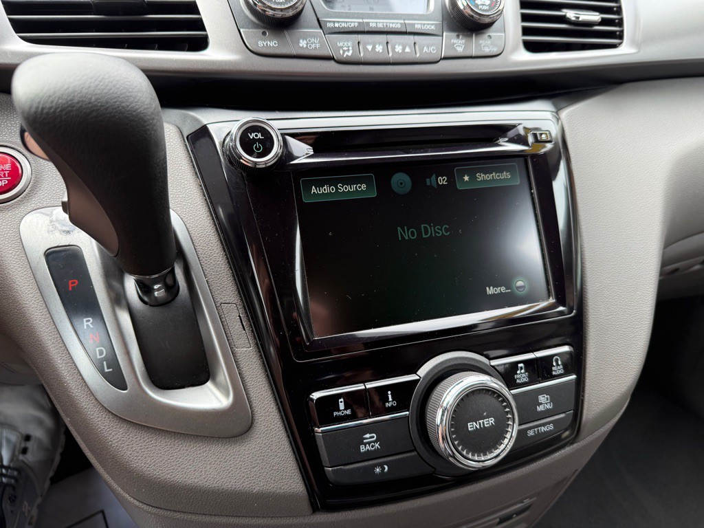 2015 Honda Odyssey Image 15