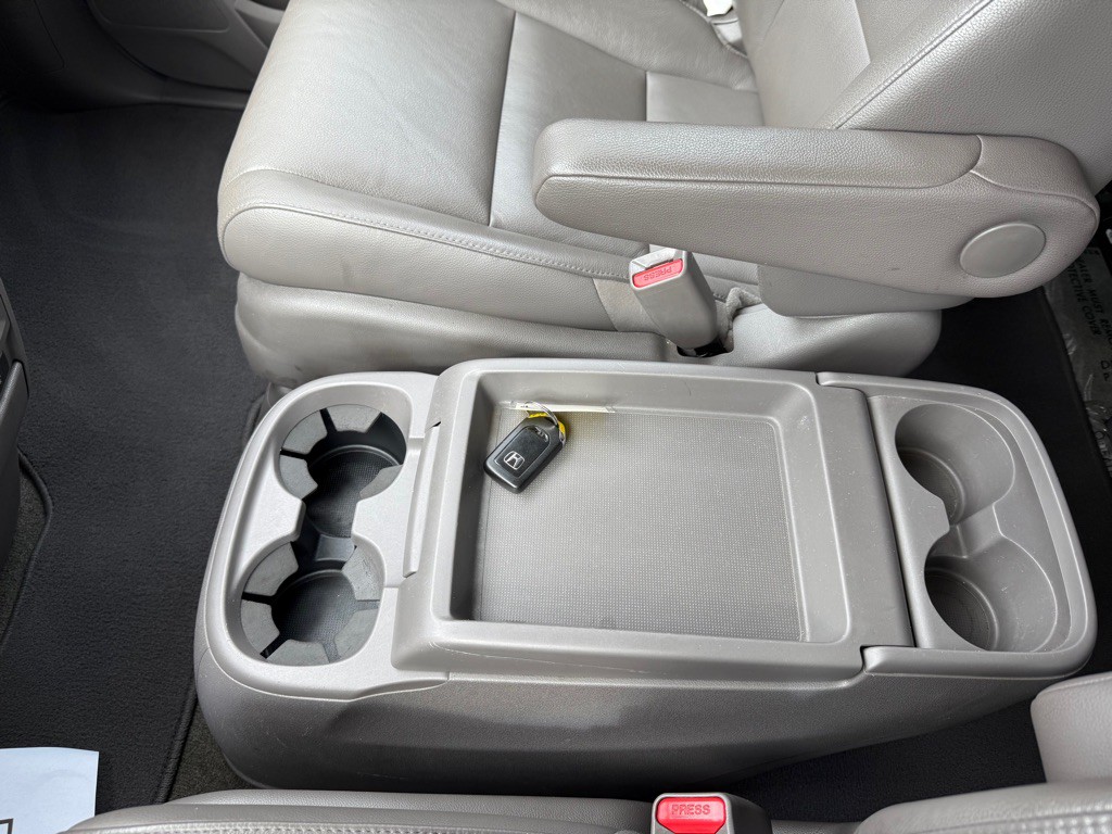 2015 Honda Odyssey Image 18