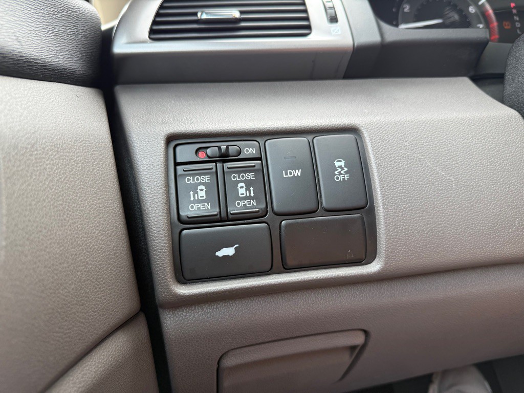 2015 Honda Odyssey Image 21