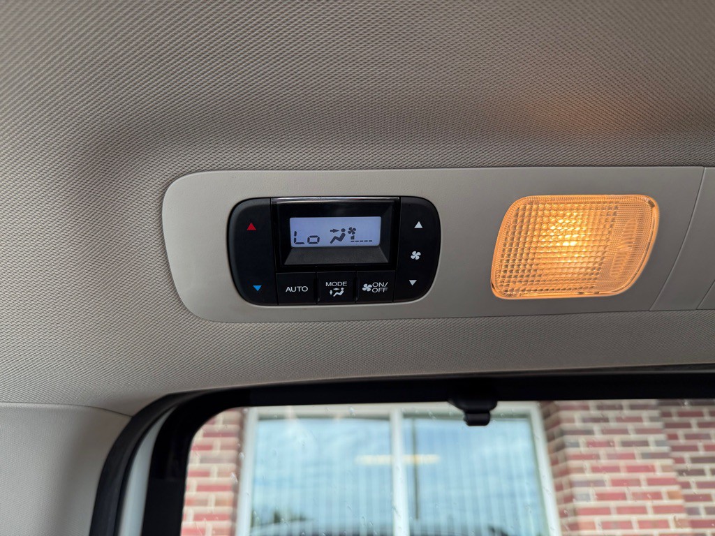2015 Honda Odyssey Image 25