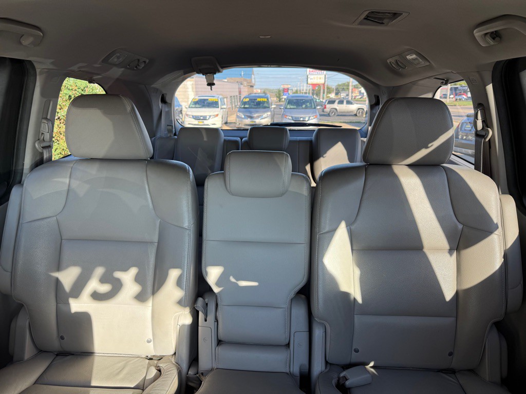 2014 Honda Odyssey Image 16