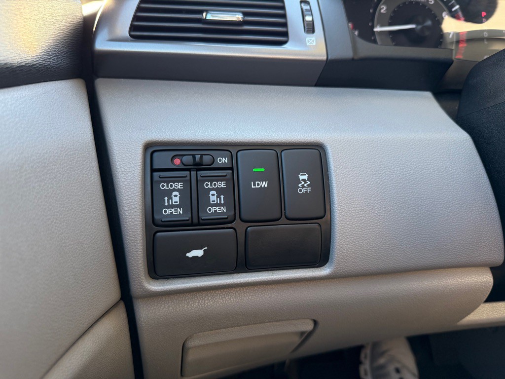 2014 Honda Odyssey Image 19