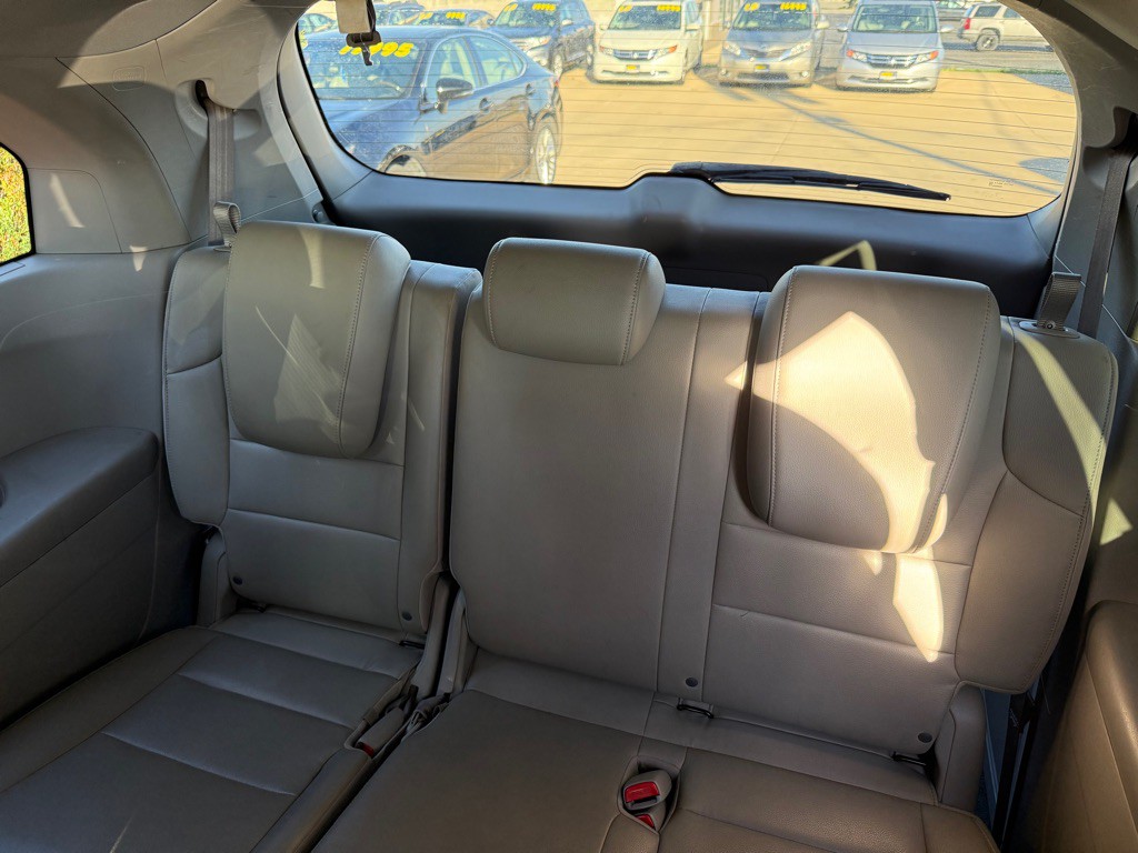 2014 Honda Odyssey Image 21
