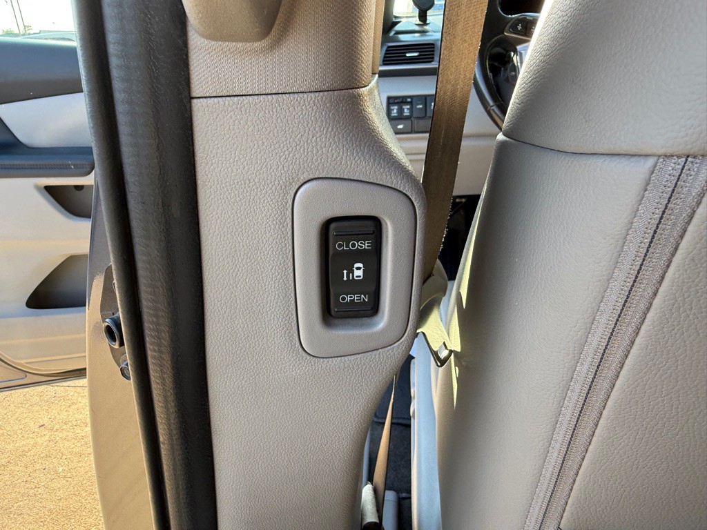 2014 Honda Odyssey Image 23