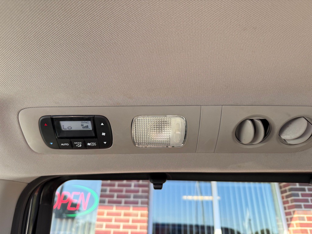 2014 Honda Odyssey Image 24