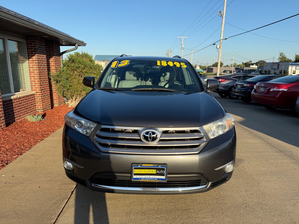 2013 Toyota Highlander Image 2