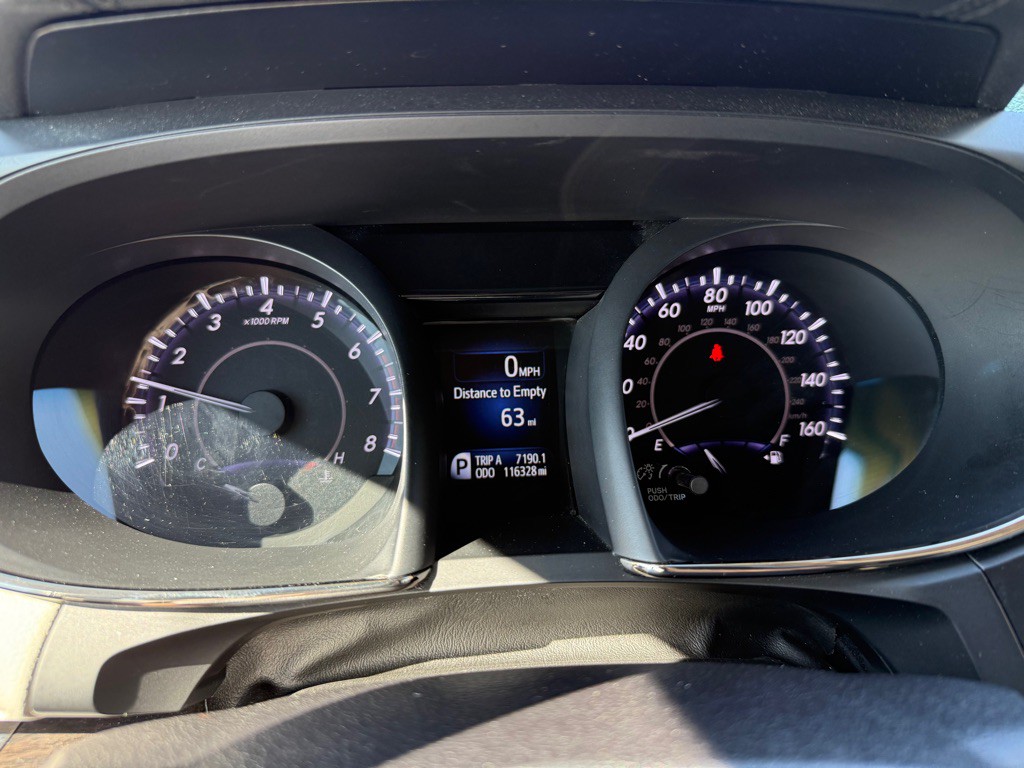 2016 Toyota Avalon Image 11