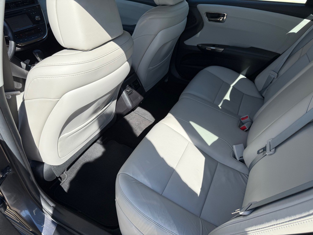 2016 Toyota Avalon Image 17