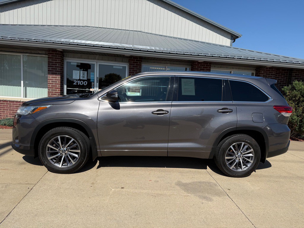 2017 Toyota Highlander Image 4