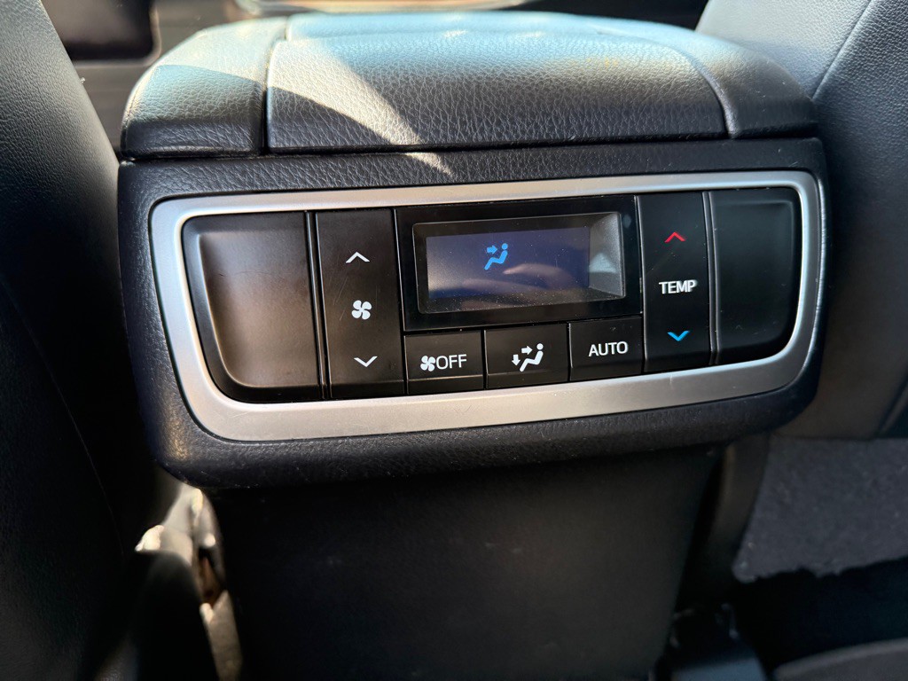 2017 Toyota Highlander Image 20