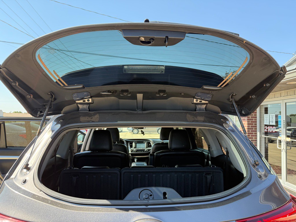 2017 Toyota Highlander Image 23