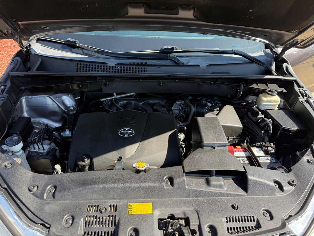 2017 Toyota Highlander Image 28