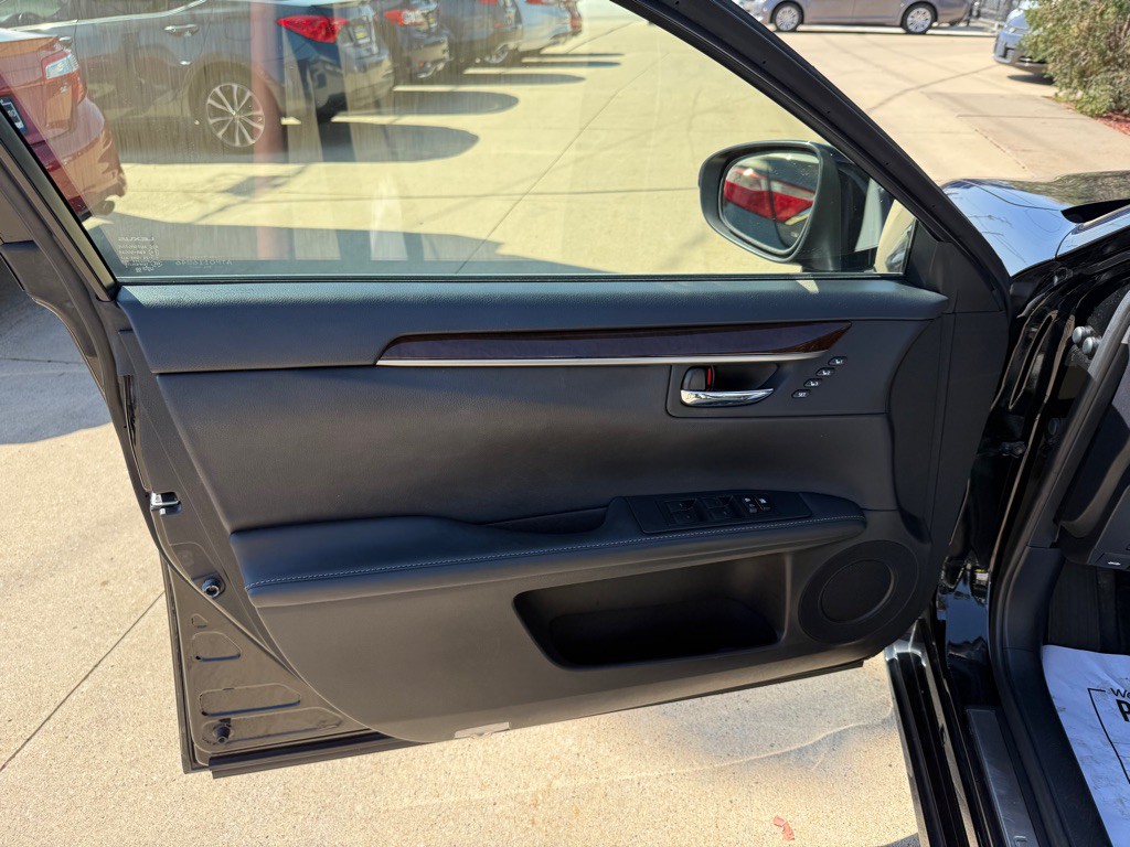 2015 Lexus ES Image 8