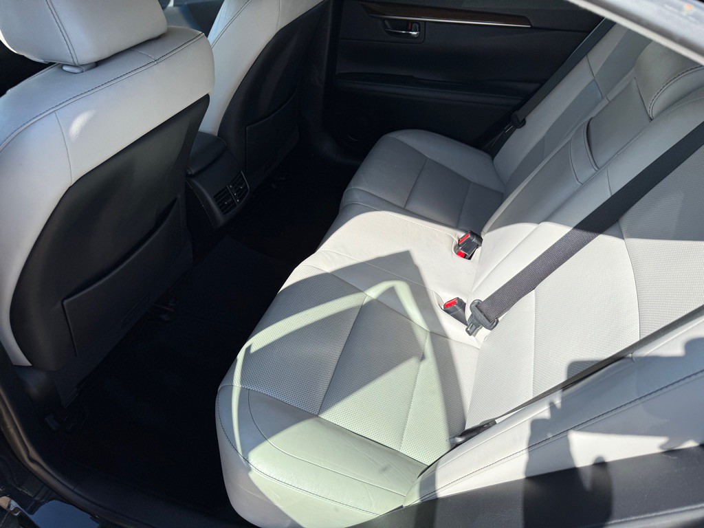 2015 Lexus ES Image 19