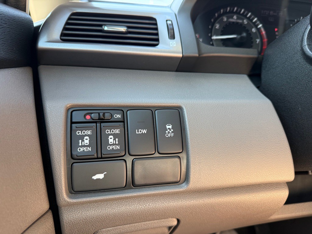 2014 Honda Odyssey Image 18