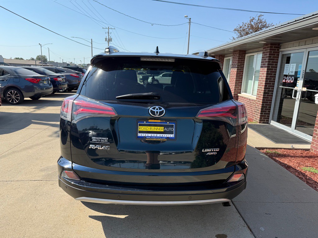 2017 Toyota Rav4 Image 6