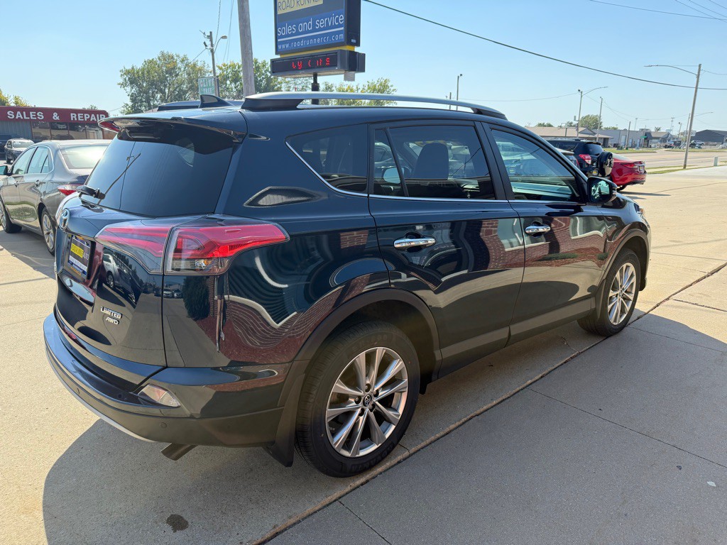 2017 Toyota Rav4 Image 7