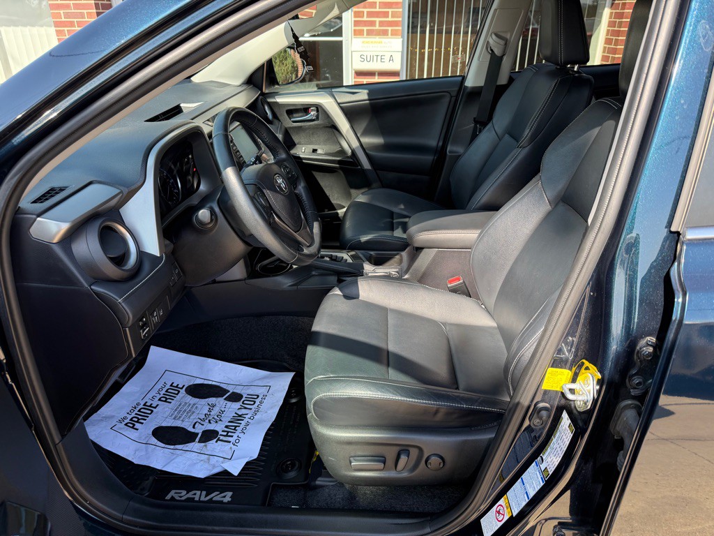 2017 Toyota Rav4 Image 9