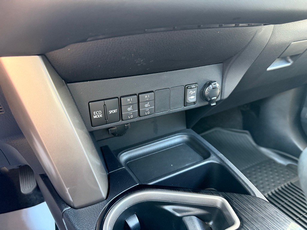 2017 Toyota Rav4 Image 14