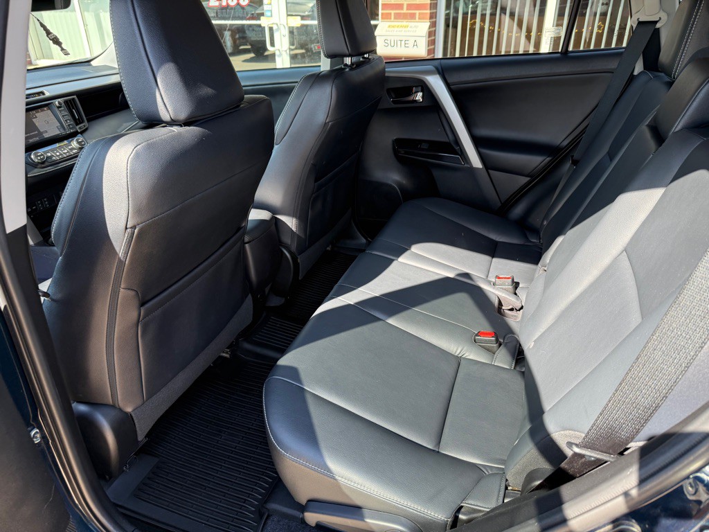 2017 Toyota Rav4 Image 19