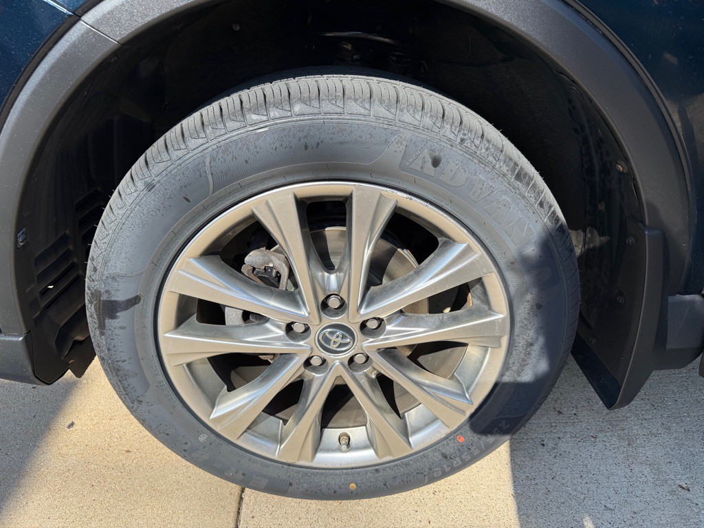 2017 Toyota Rav4 Image 23