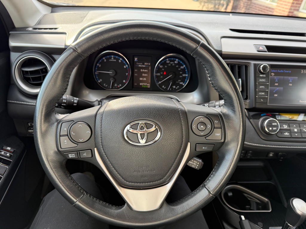 2017 Toyota Rav4 Image 10