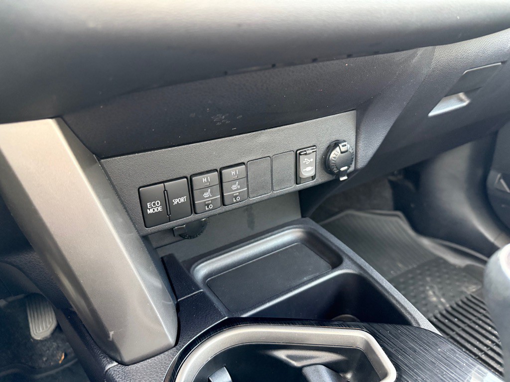 2017 Toyota Rav4 Image 14