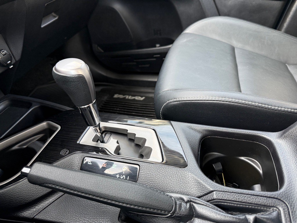 2017 Toyota Rav4 Image 15