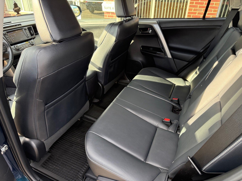 2017 Toyota Rav4 Image 19